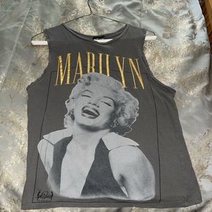 Wet Seal Marilyn Monroe shirt with gold lettering and a heart cutout in the back